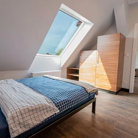 Vip Apb 63qm 3 Zi Dachgeschoss Klimaanlage Grosse Wohnkueche Grosses Bad 2 Wcs 3 Betten 1 Schlafsofa Apartment