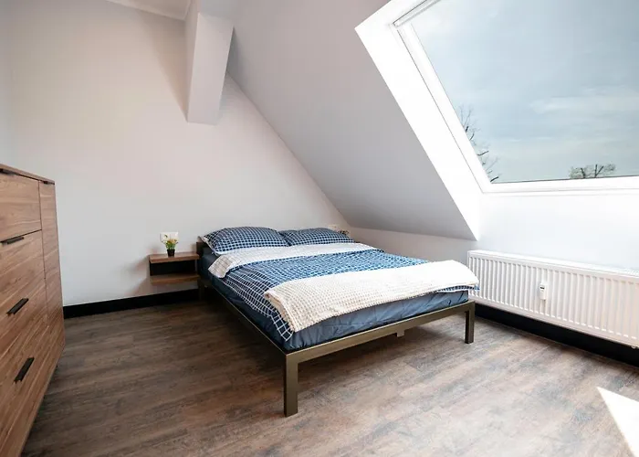 Apartment Vip Apb 63qm 3 Zi Dachgeschoss Klimaanlage Große Wohnküche Großes Bad 2 Wcs 3 Betten 1 Schlafsofa Schwedt/Oder