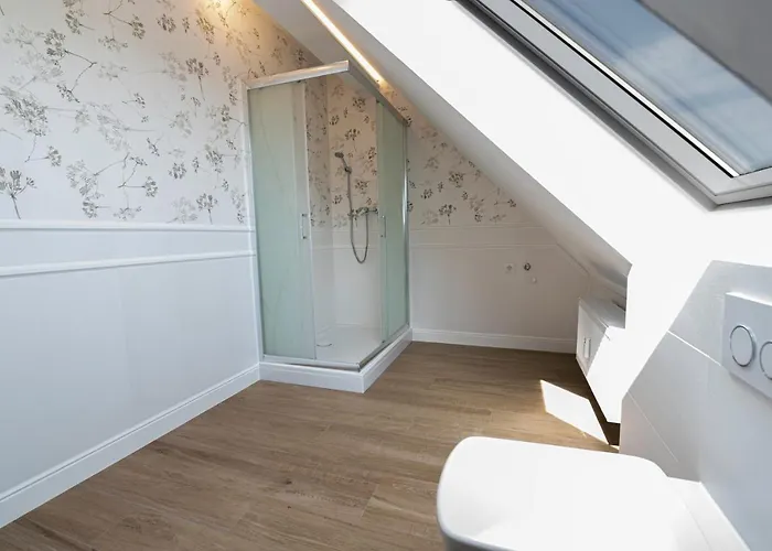 Vip Apb 63qm 3 Zi Dachgeschoss Klimaanlage Große Wohnküche Großes Bad 2 Wcs 3 Betten 1 Schlafsofa *